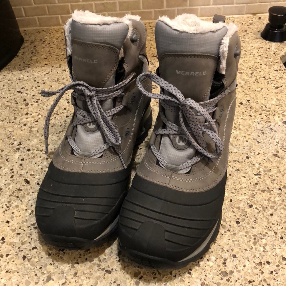 Merrell insulated hiking boots 10.5